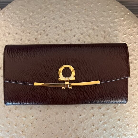Salvatore Ferragamo Wallet - Lavendar Pebble - Picture 2 of 7